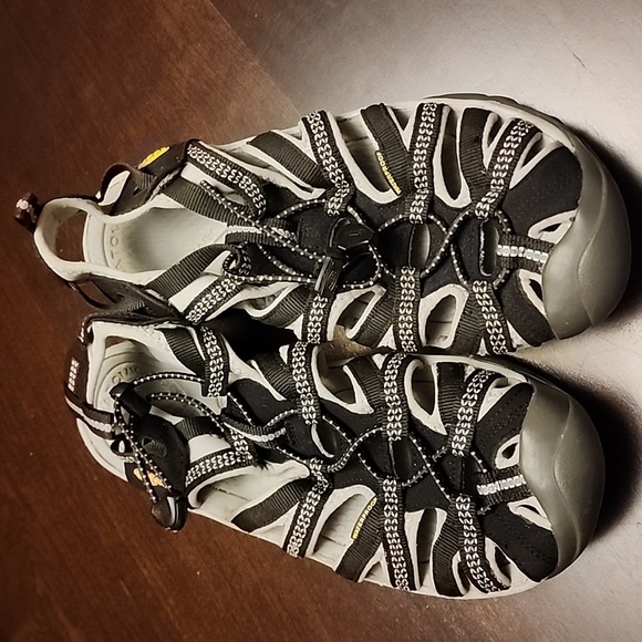 Keen Shoes - Keen Slip on Waterproof Sandals- Women’s  sz9